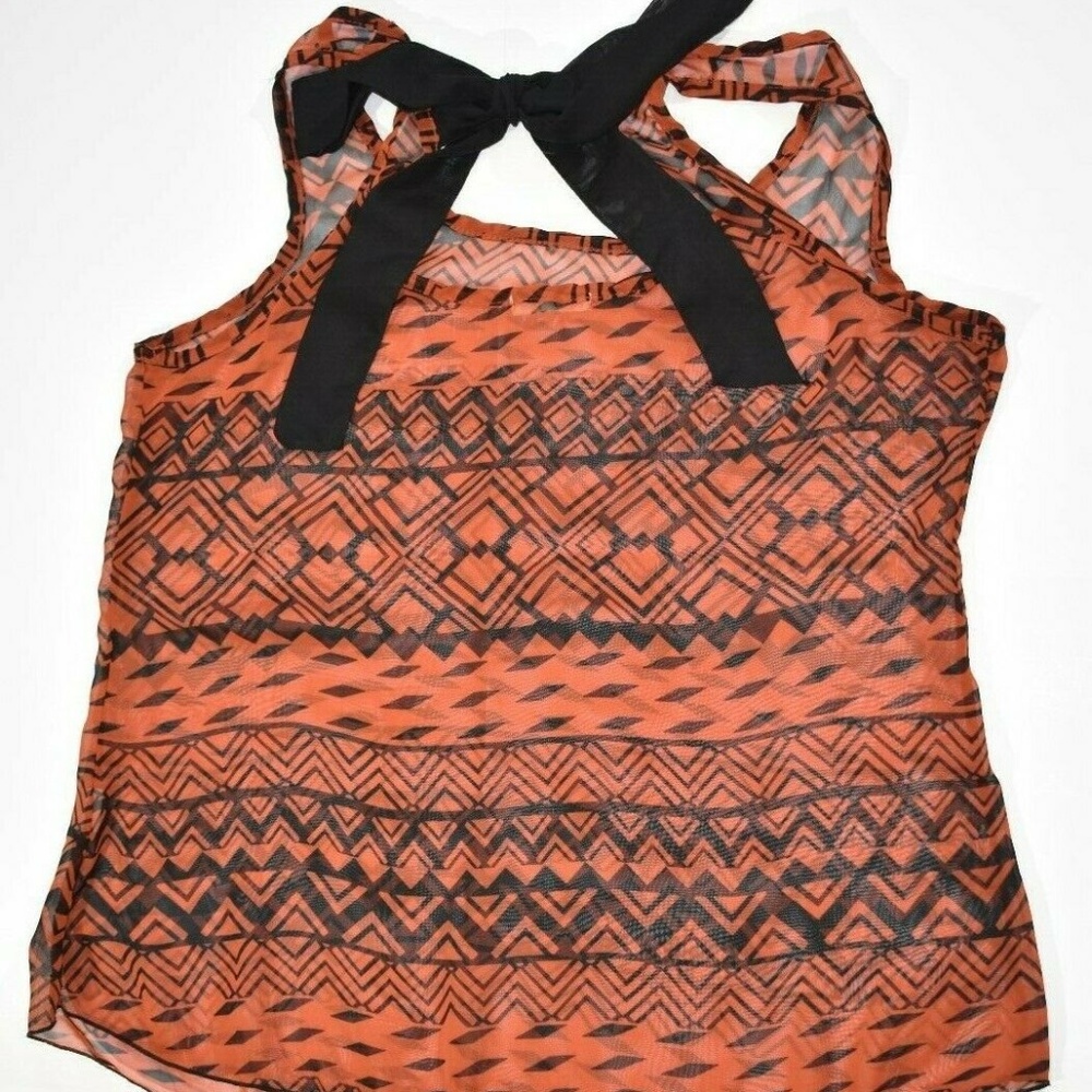 Edge Tank Blouse - Picture 2 of 4